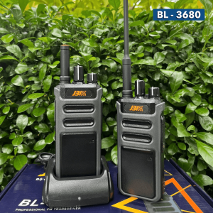Bộ đàm cầm tay JBL BL-3680 sở hữu tính năng tự dò tần số thông minh và cổng sạc Type-C tiện lợi, giúp kết nối tức thì và linh hoạt mọi lúc mọi nơi. Với công suất phát mạnh mẽ và thiết kế bền bỉ, đây là giải pháp liên lạc xuyên thấu vật cản hoàn hảo cho mọi công trình và doanh nghiệp.