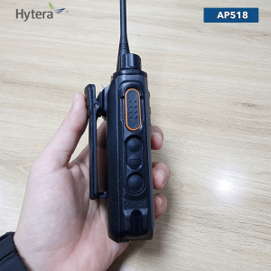 Bộ đàm cầm tay Hytera AP518 sở hữu thiết kế siêu mỏng nhẹ cùng viên pin 