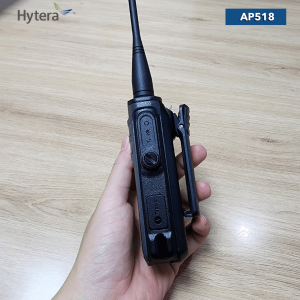 Bộ đàm cầm tay Hytera AP518 sở hữu thiết kế siêu mỏng nhẹ cùng viên pin 